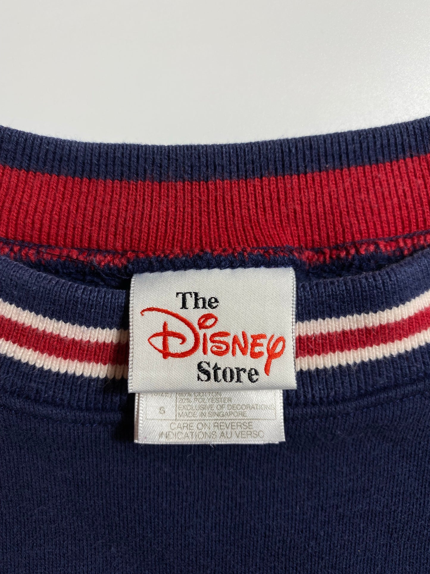 00’ DISNEY WINNIE THE POOH Size S Vintage Sweat-shirt / F5507S