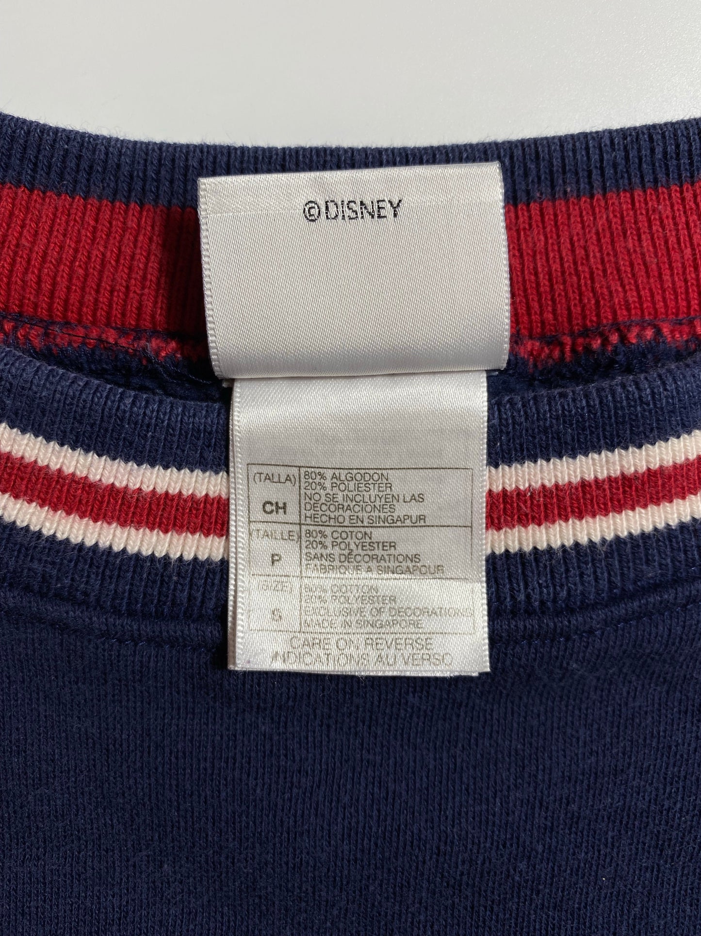 00’ DISNEY WINNIE THE POOH Size S Vintage Sweat-shirt / F5507S