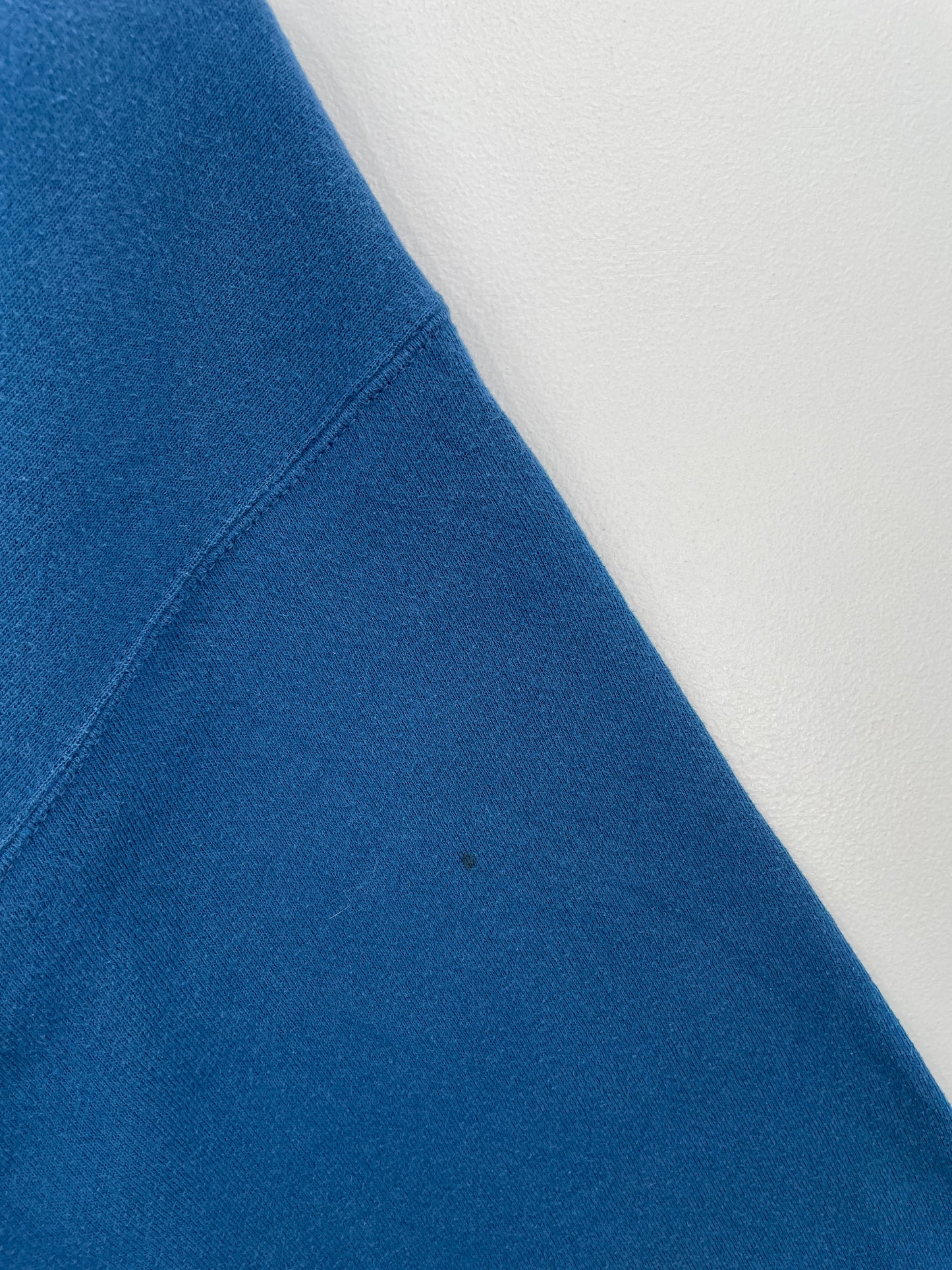 00’ DISNEY EEYOE Made in USA Size S Vintage Sweat-shirt / E7360S