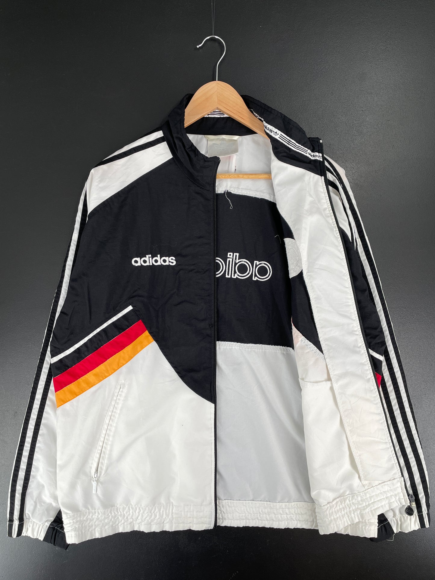 90's ADIDAS Size M Vintage Nylon Jacket / E7001N