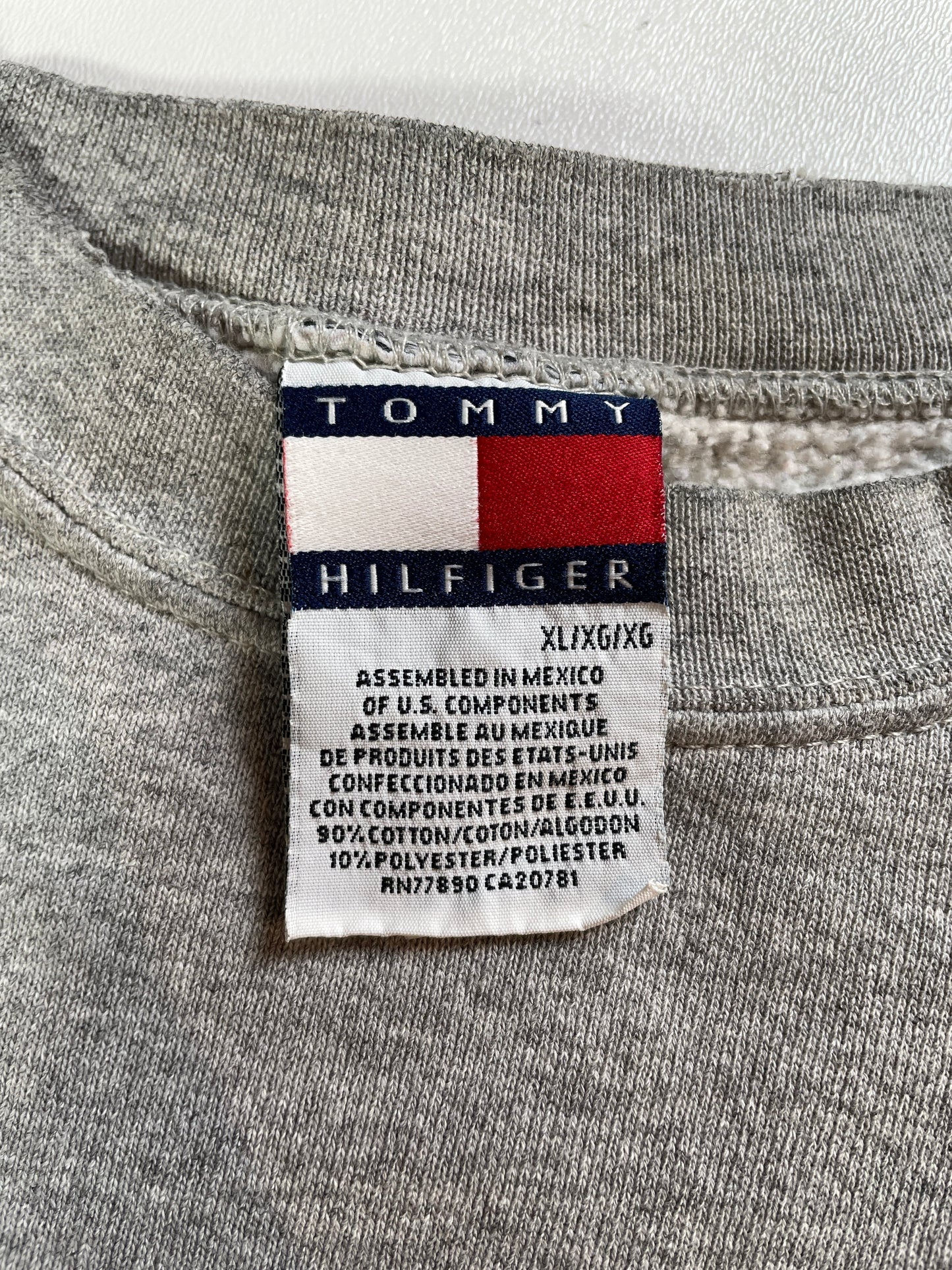 90's TOMMY HILFIGER Size XL Vintage Sweat-shirt / G6743S