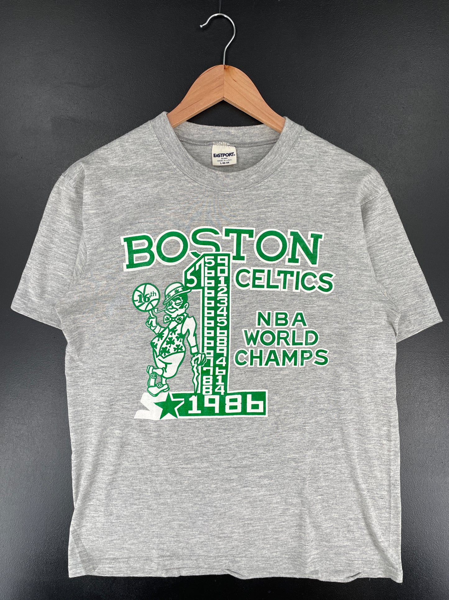1986 BOSTON CELTICS Made in USA Size L Vintage NBA T-shirt / E8075T