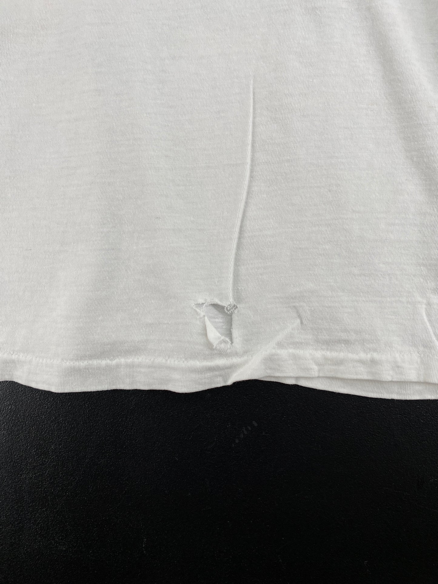 90's "WE BELIEVE IN MAGIC" Size No Tag (Approx.L) Vintage NBA T-Shirt / E8943T