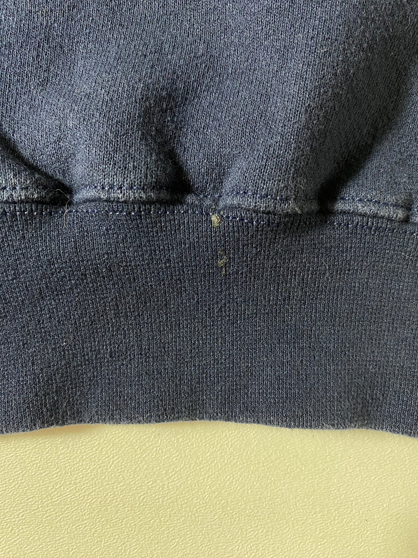 90’s UCONN (No tag) Approx. Size XL Vintage College Sweat-shirt / E7532S