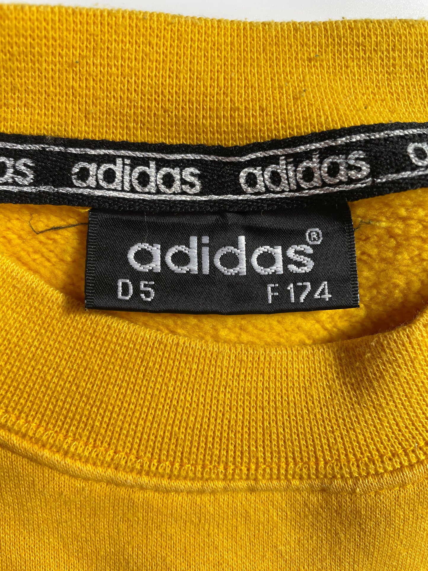 .90's EURO ADIDAS Size M Vintage Sweat-shirt / F4736S