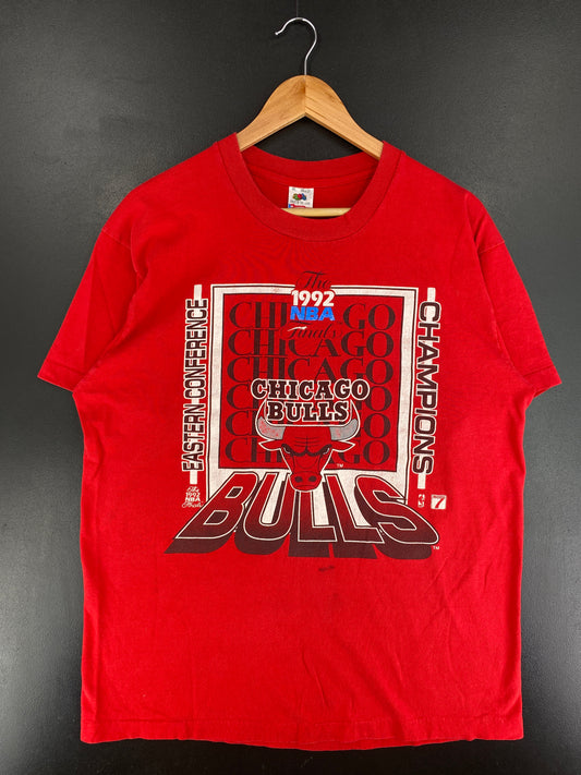 1992 CHICAGO BULLS Made in USA Size XL Vintage NBA T-shirt / E9886T