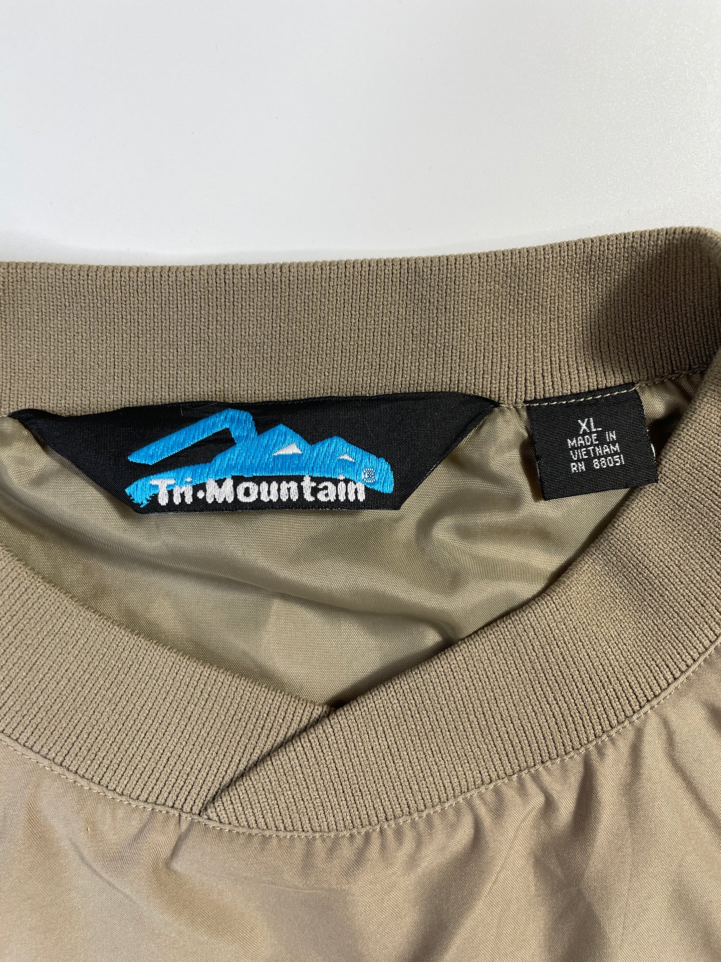 Vintage TONY THE TIGER Size XL Nylon Jacket / E7187N