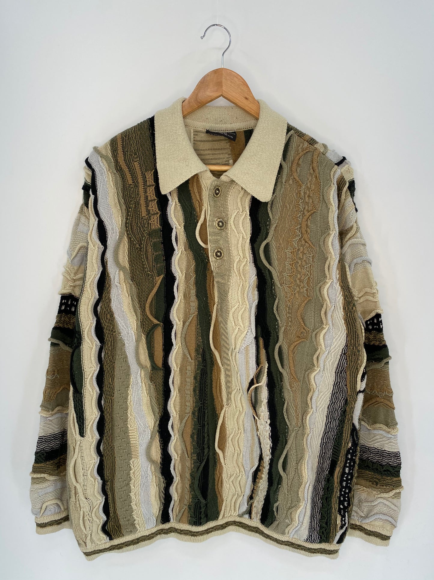 Vintage 3D Coogi-Style Size XL Half-button Knit Sweater / 8985