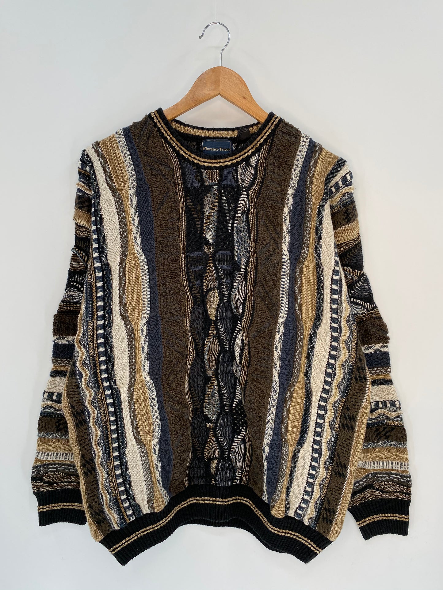 Vintage 3D Coogi-Style Size XL Knit Sweater / 8984