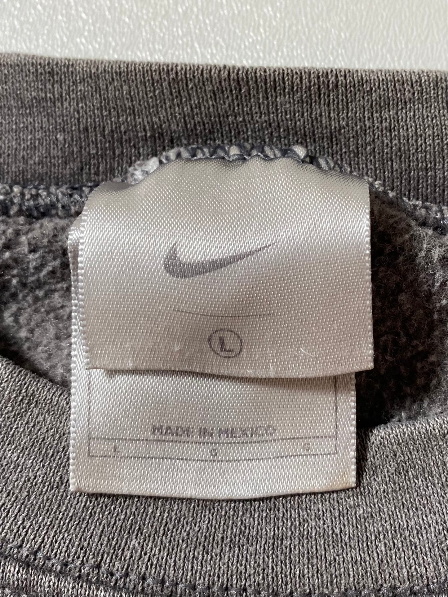 90’s NIKE Mini Swoosh Size L Vintage Sweat-shirt / 9008