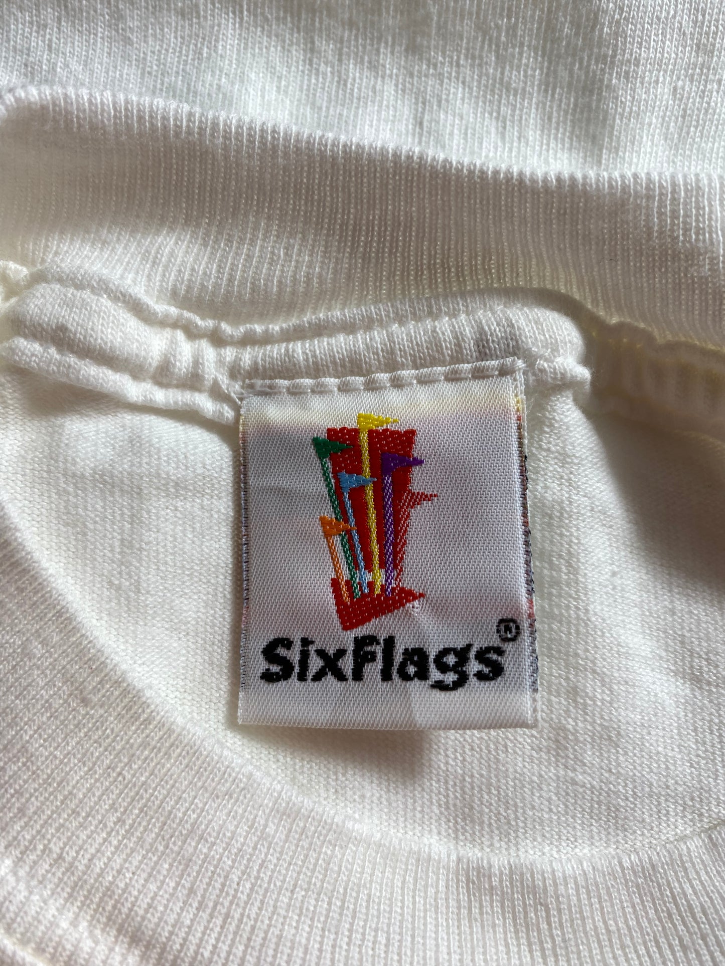 2003' SIX FLAG LOONEY TUNES Made in USA Size L Vintage T-Shirts / K3593