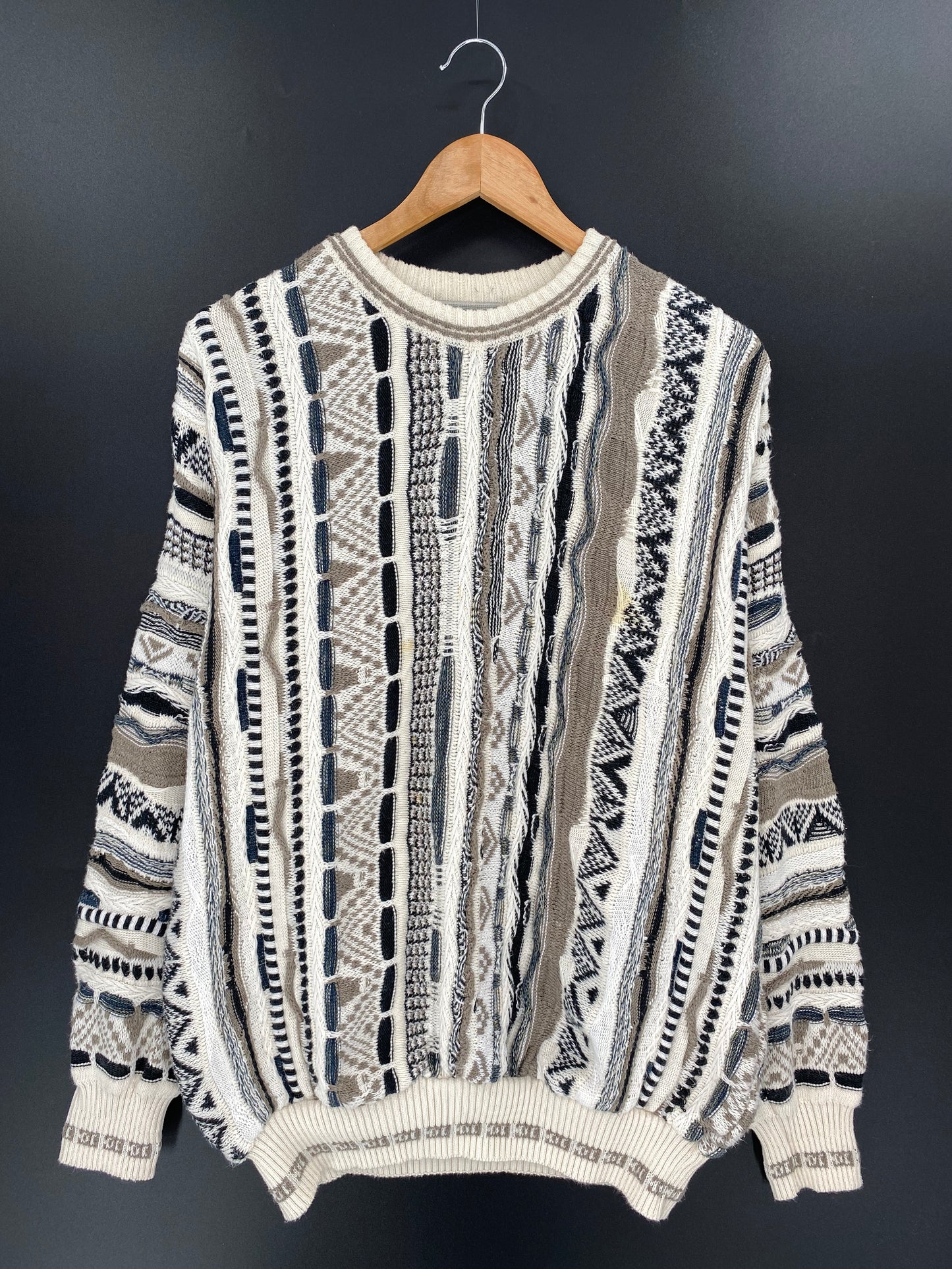 Vintage 3D Coogi-Style Size L Knit Sweater / 9445