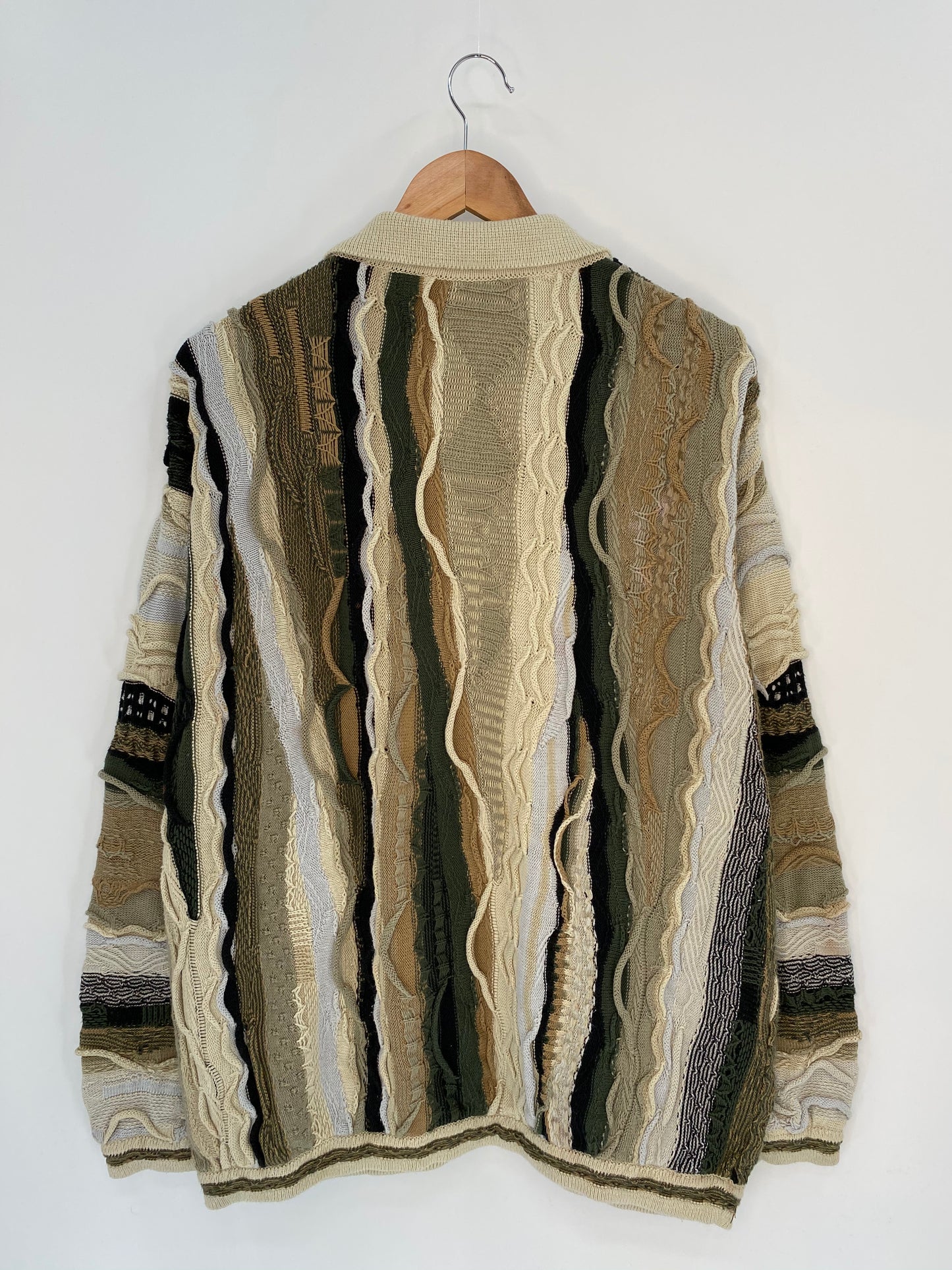Vintage 3D Coogi-Style Size XL Half-button Knit Sweater / 8985