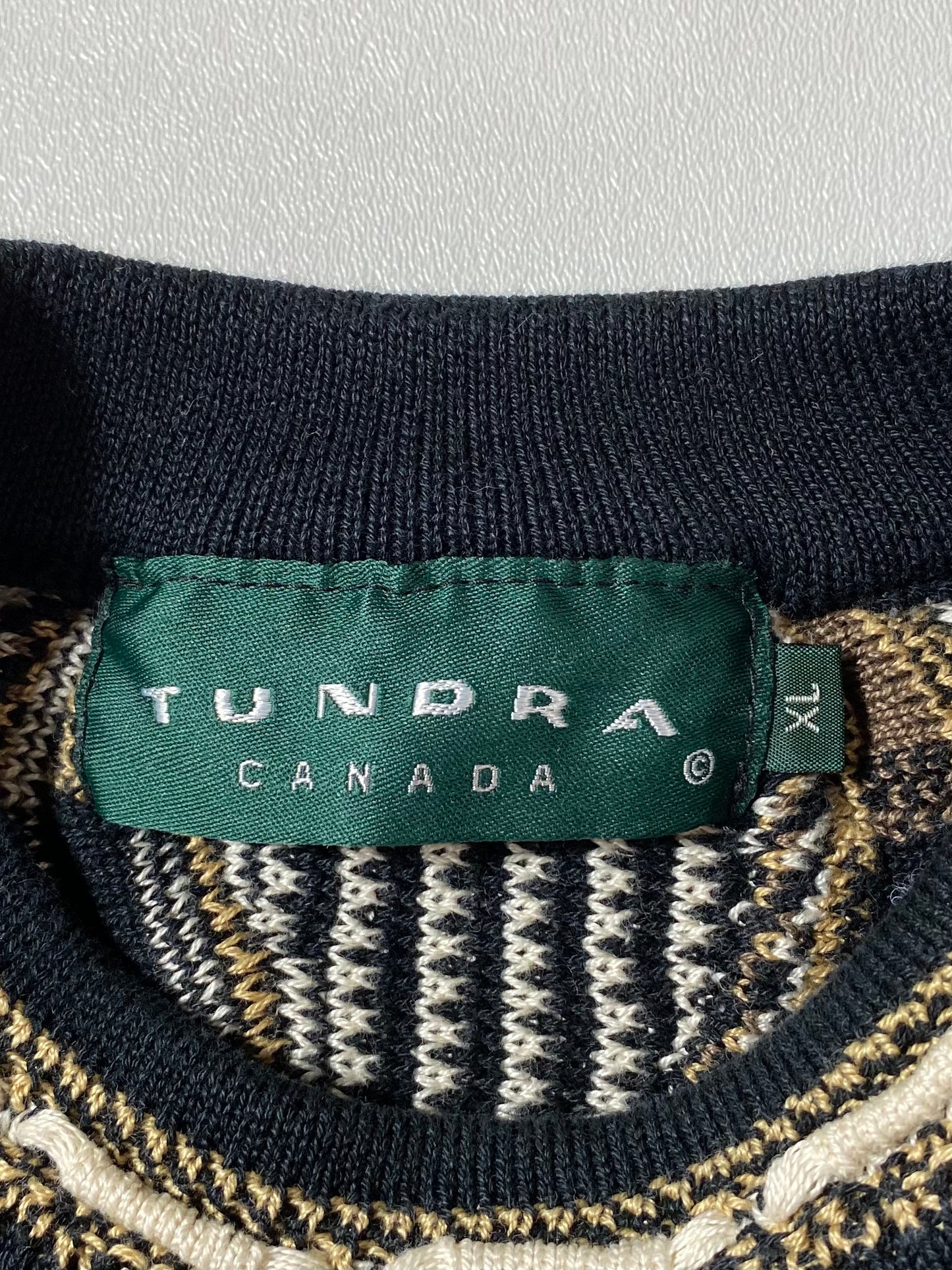 Vintage 3D Coogi-Style Size XL Knit Sweater / 8983