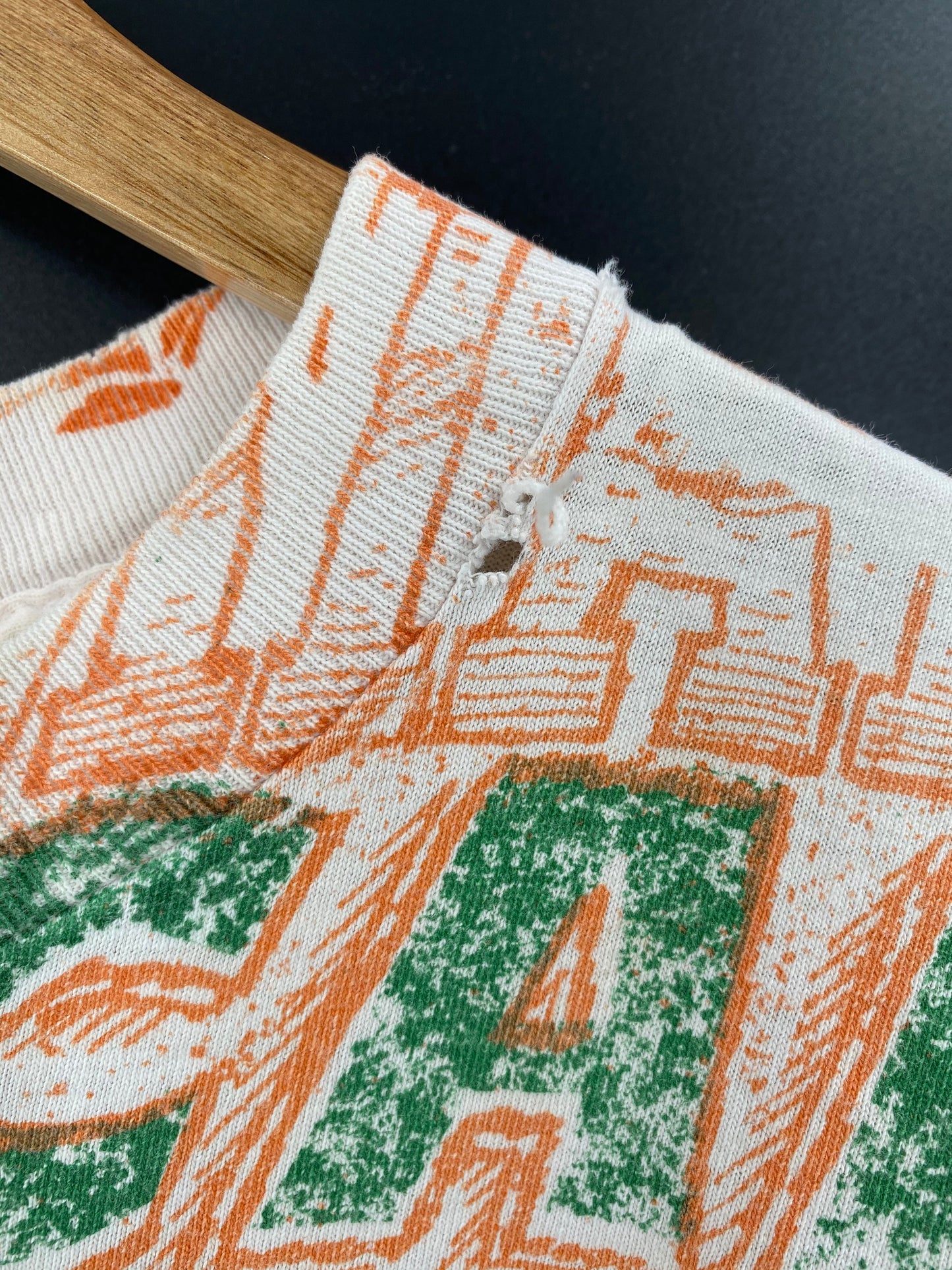 1992 MIAMI HURRICANES All Over Print Size XL Vintage T-shirt / K8184