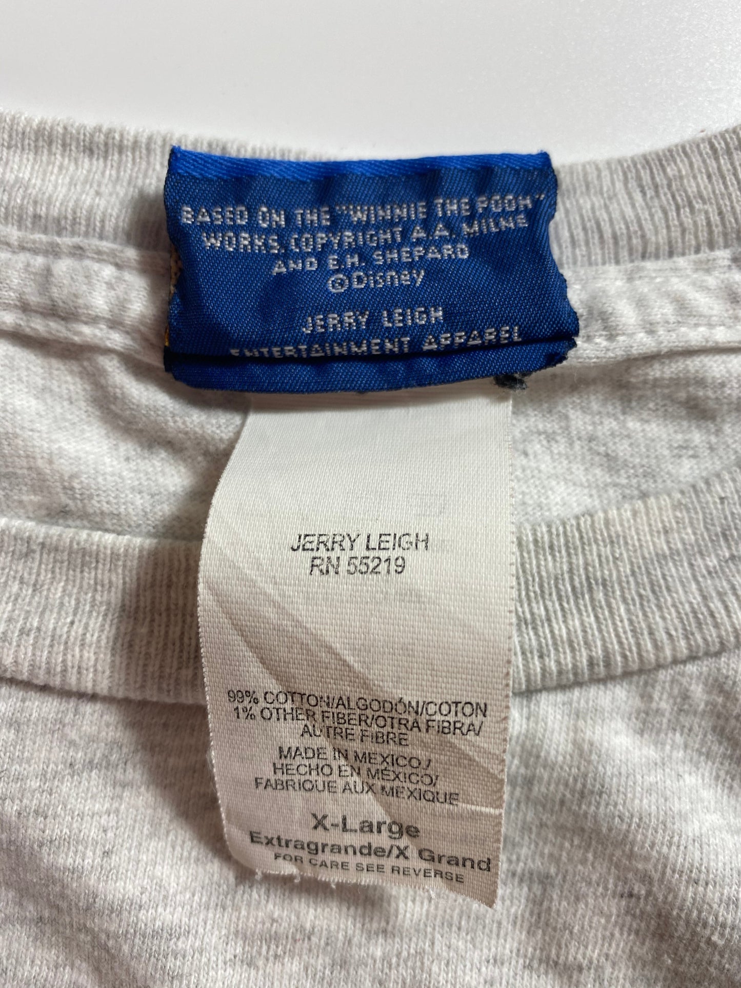 00’ DISNEY POOH Size XL Vintage T-Shirt / K9024