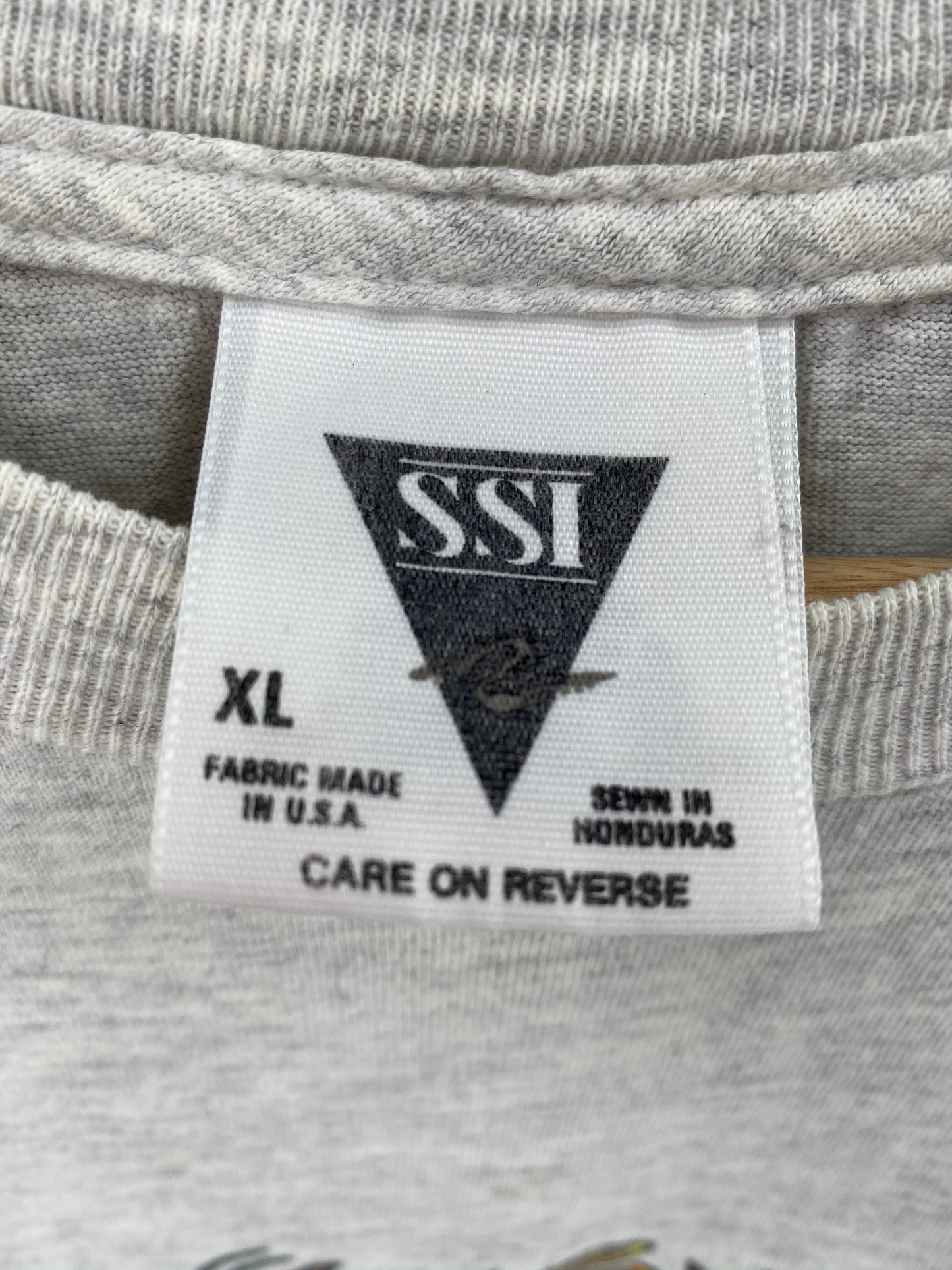 1991 Looney Tunes TAZ Size XL Vintage T-shirt / 7451