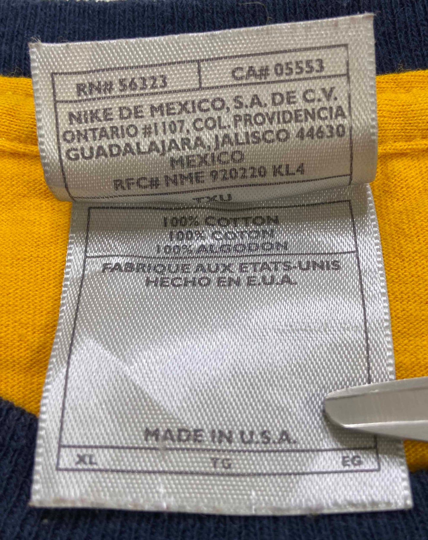 00' Vintage Nike Mini Swoosh T-Shirt / 2348