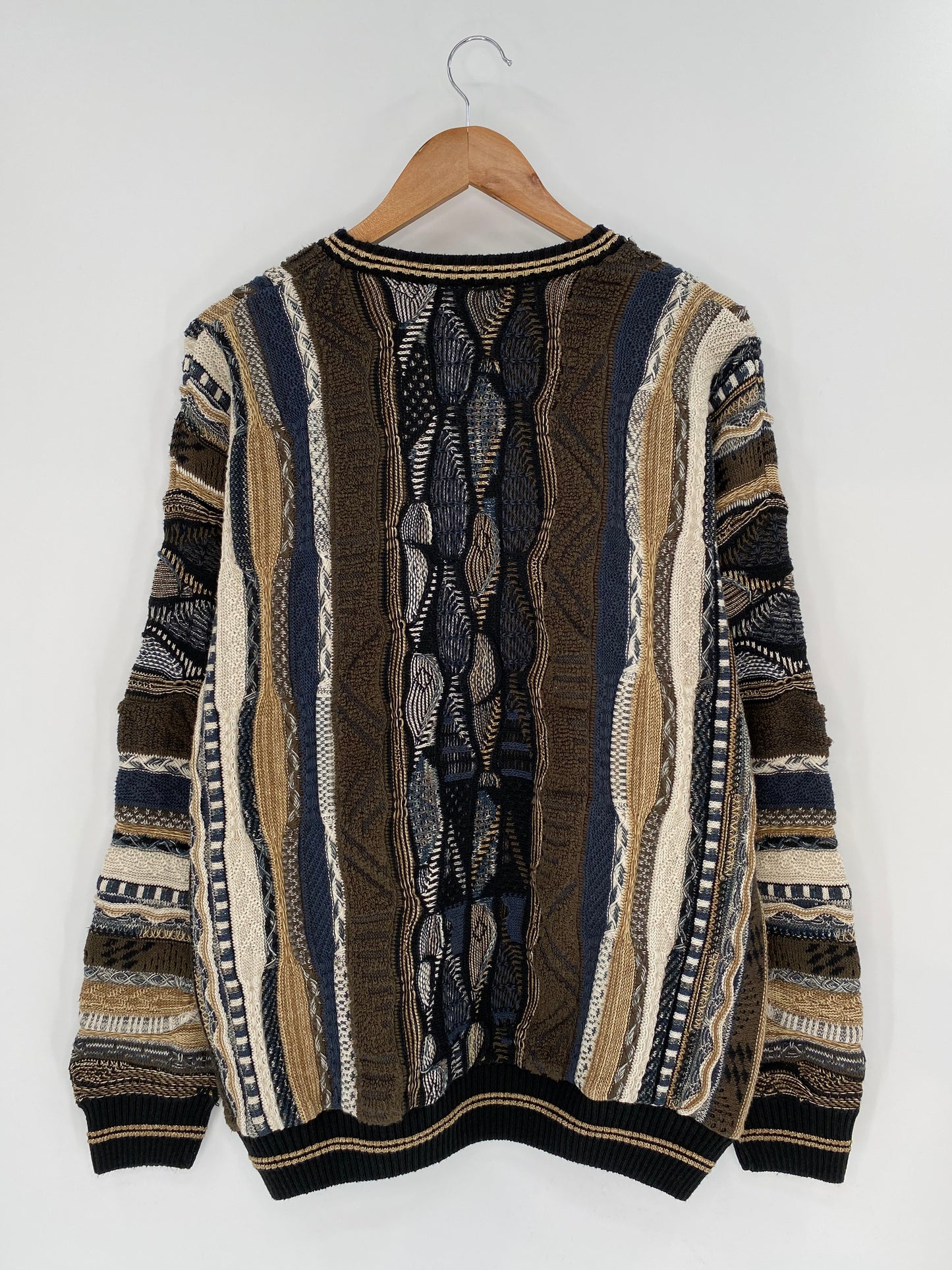 Vintage 3D Coogi-Style Size XL Knit Sweater / 8710