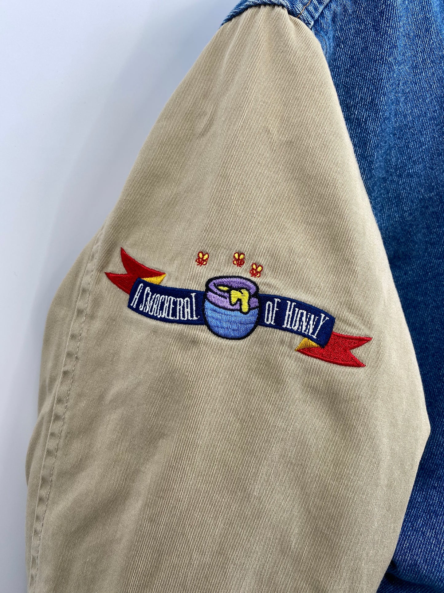 00’ WINNIE THE POOH Size S Vintage Denim Jacket  / K3676