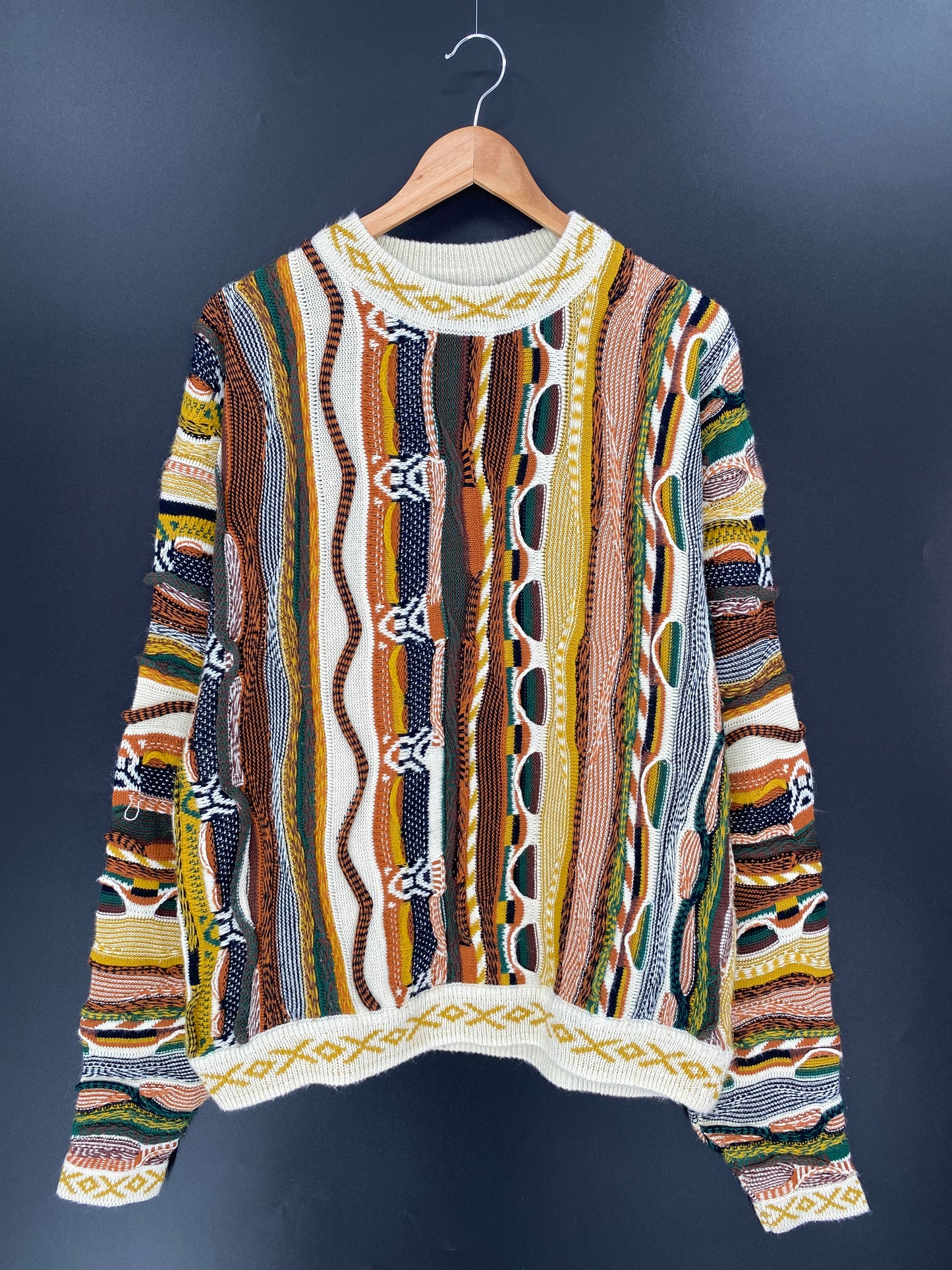 Vintage 3D Coogi-Style Size XL Knit Sweater / 9450