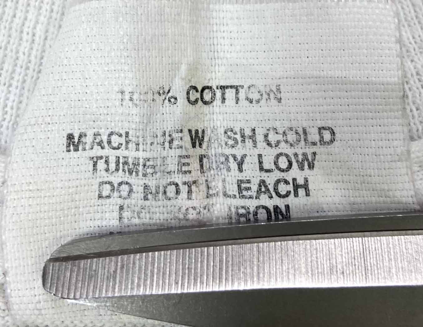 1994 Looney Tunes All Over Print Made in USA Vintage Short Length T-Shirt / K199