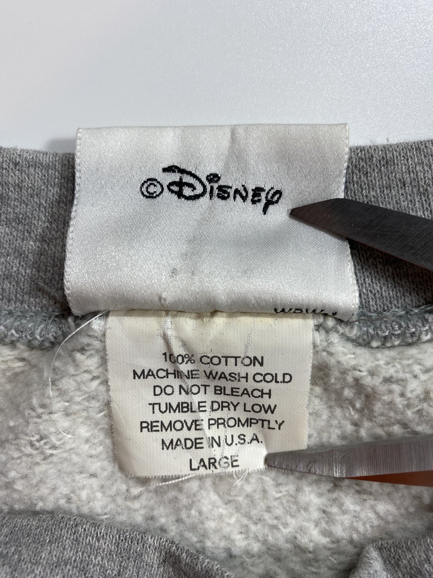 00’ DISNEY PIRATES OF CARIBBEAN Made in USA Size L Vintage Sweat-shirt /k6190
