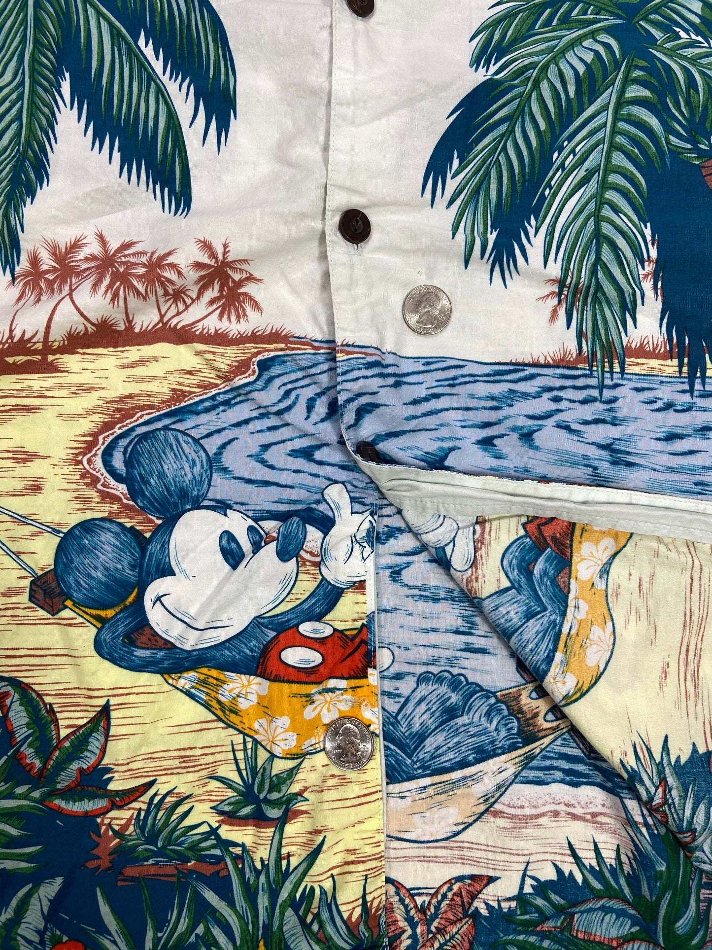 Vintage Mickey Mouse Walt Disney World Short Sleeve Button Down Shirt / 3690