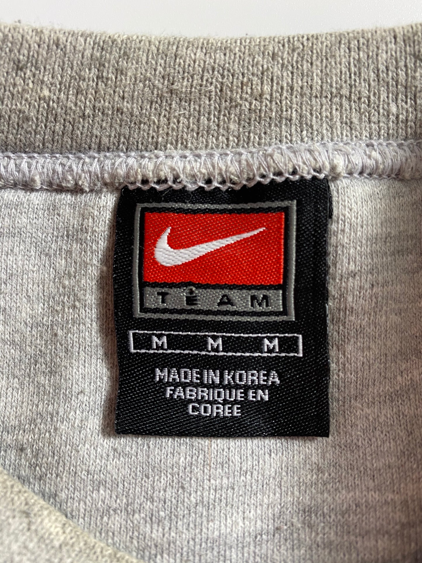 00’ NIKE MICHIGAN BASKETBALL Size M Vintage Sweat-shirt / 7936