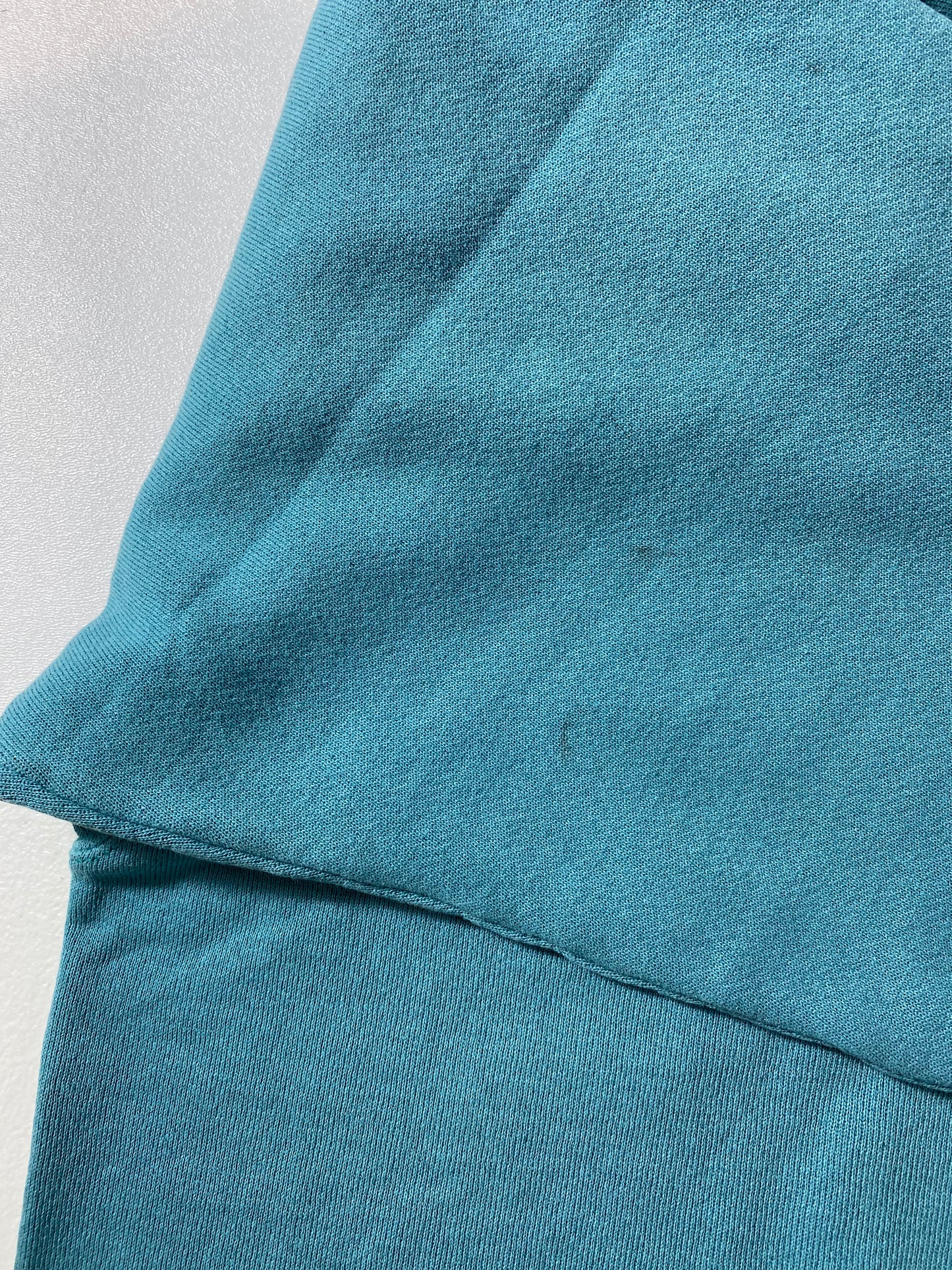 00’ DISNEY WINNIE THE POOH MADE IN USA Size XL Vintage Sweat-shirt / K2501