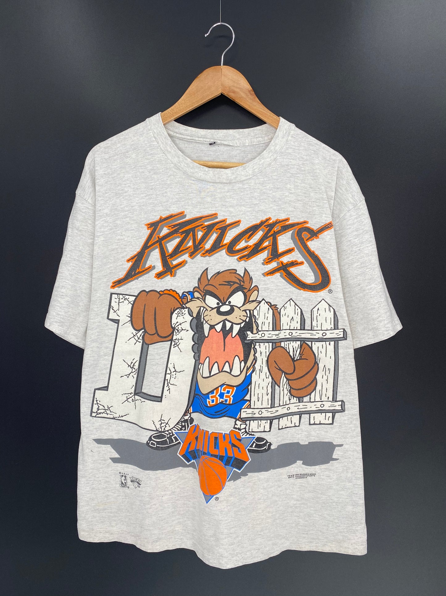 1994 TAZ x KNICKS WARNER BROS. LOONEY TUNES Size No Tag (Approx. XXL) Vintage NBA Sweat-shirt / 8068
