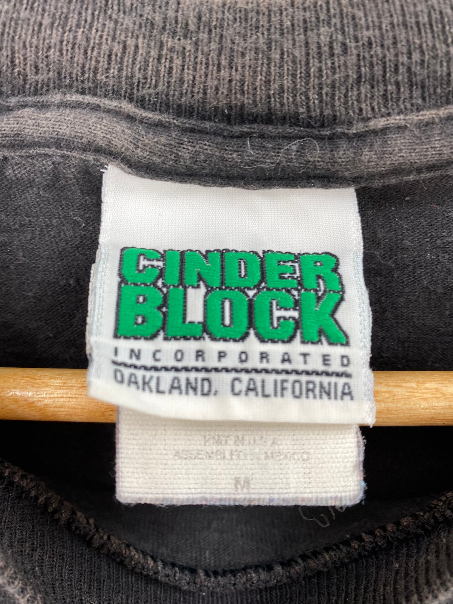 2002 WEEZER Size M Vintage T-Shirt / 7607