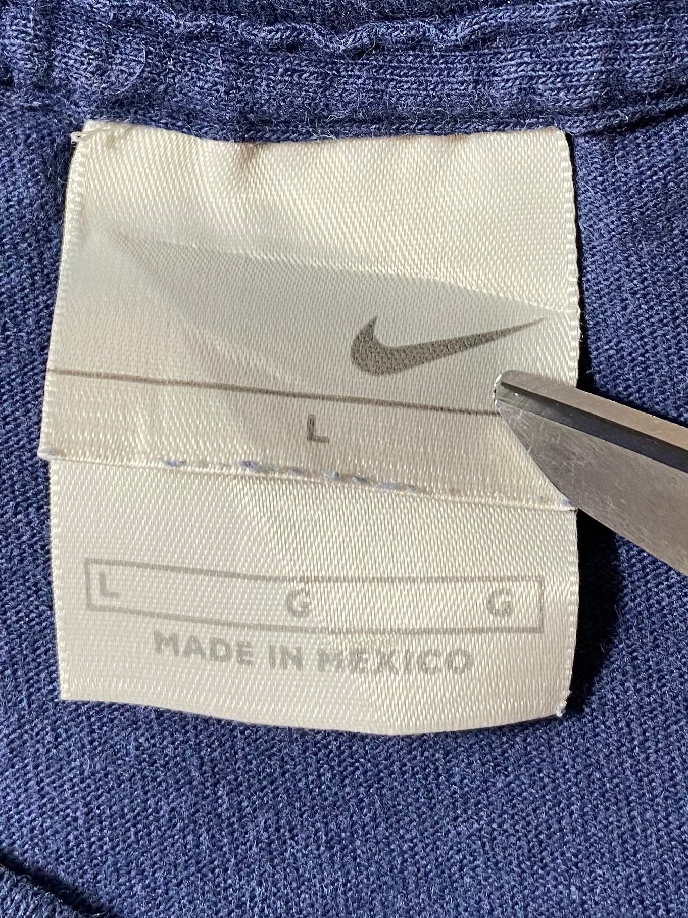 90’s NIKE Mini Swoosh Size L Vintage T-shirt / 8523