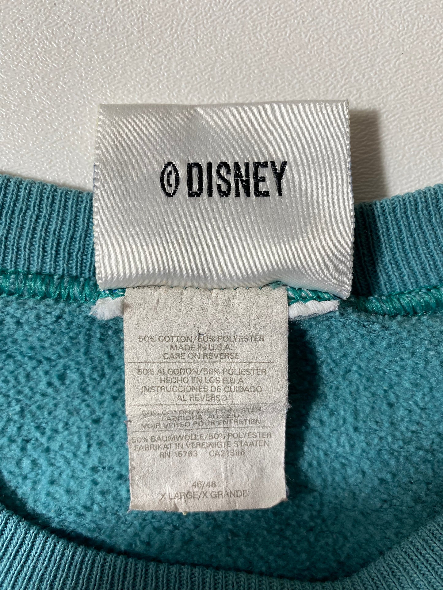 00’ DISNEY WINNIE THE POOH MADE IN USA Size XL Vintage Sweat-shirt / K2501