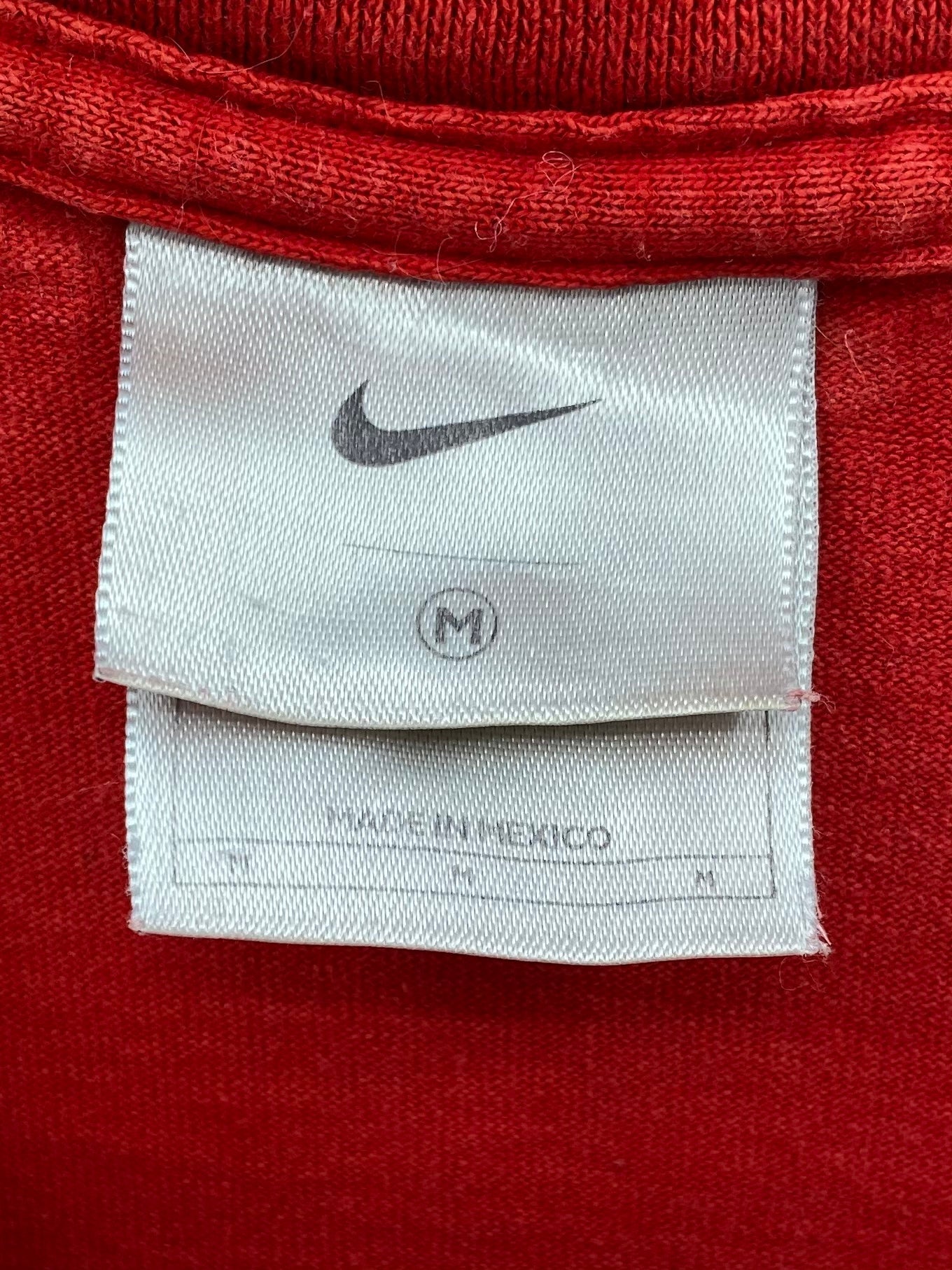 00’ NIKE BASKETBALL Size M Vintage T-shirt / K7583