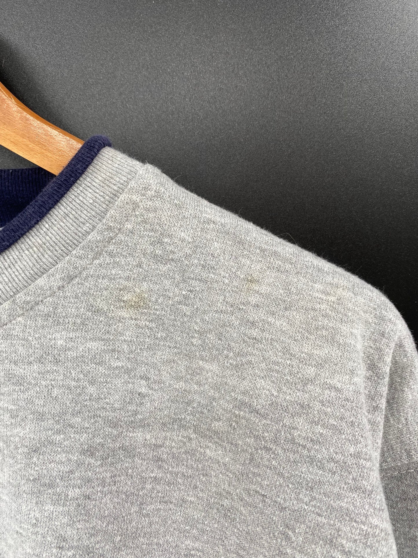 00’ DISNEY WINNIE THE POOH Size L Vintage Sweat-shirt / K2834