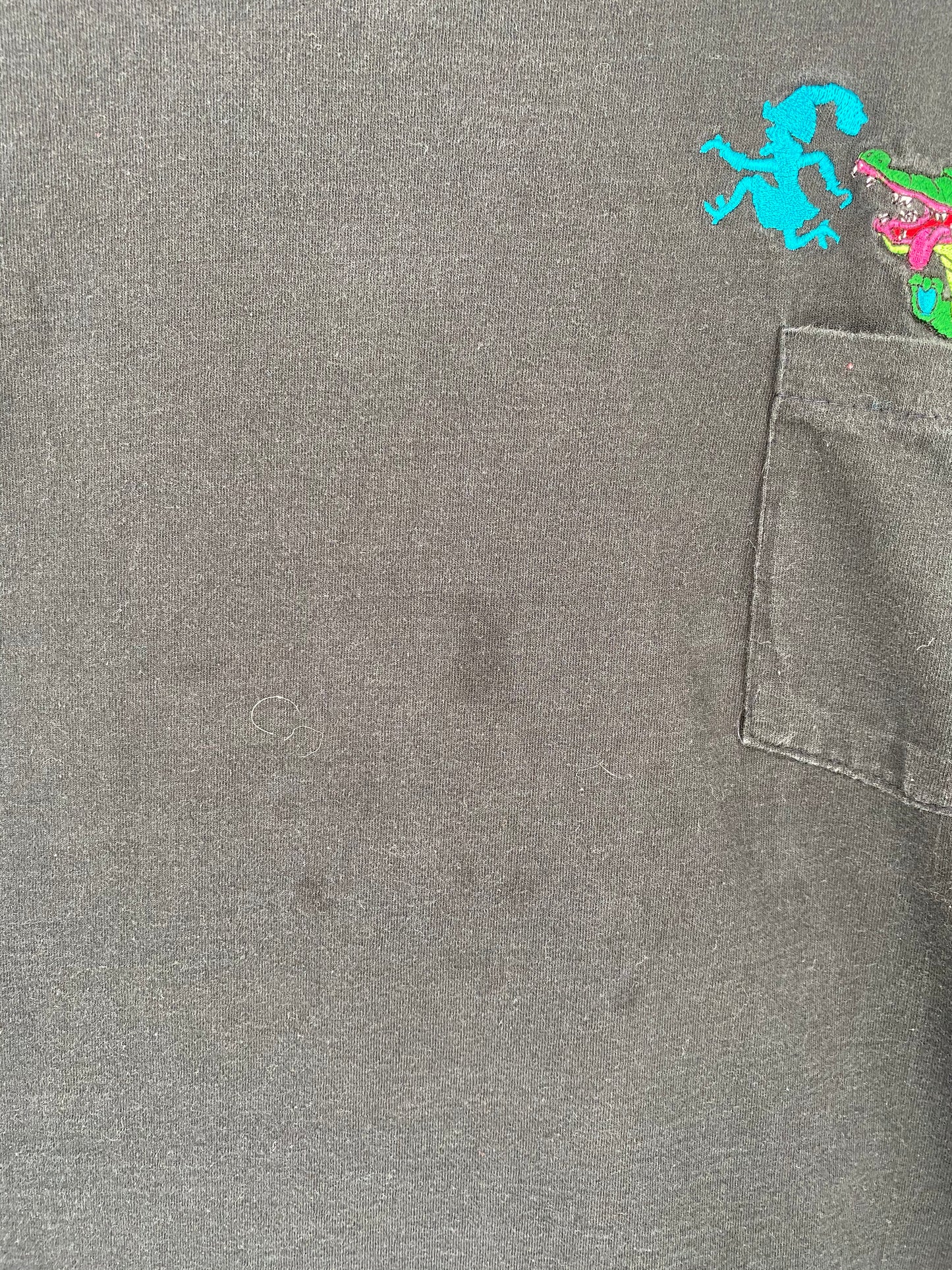 00’ DISNEY TICK-TOCK the CROCODILE Made in USA Size XXL Vintage T-Shirt / 8551