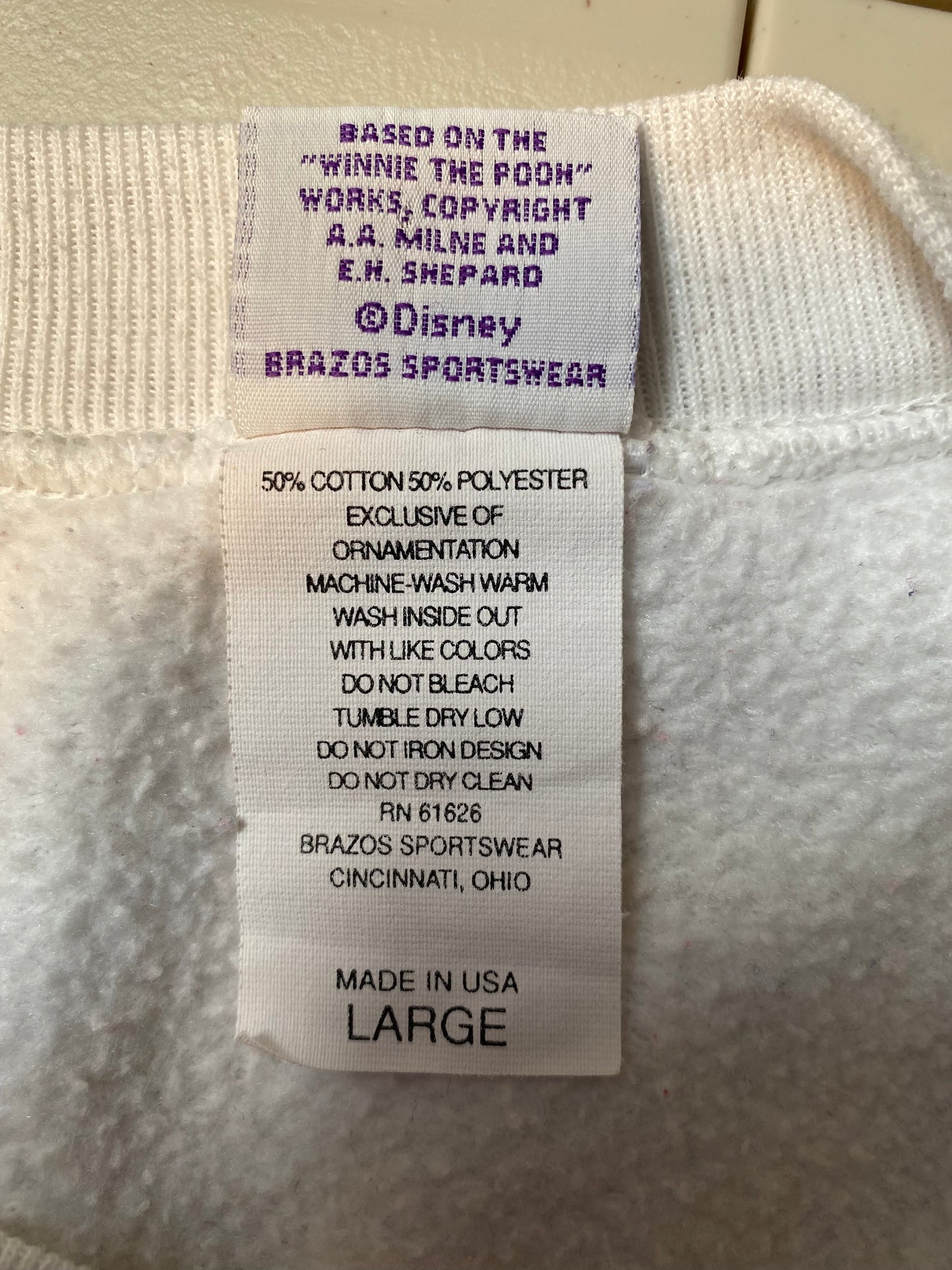 00’ DISNEY WINNIE THE POOH Made in USA Size L Vintage Sweat-Shirt / K2949