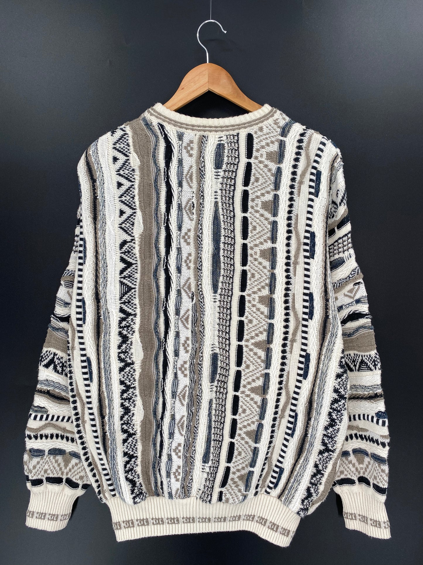 Vintage 3D Coogi-Style Size L Knit Sweater / 9445