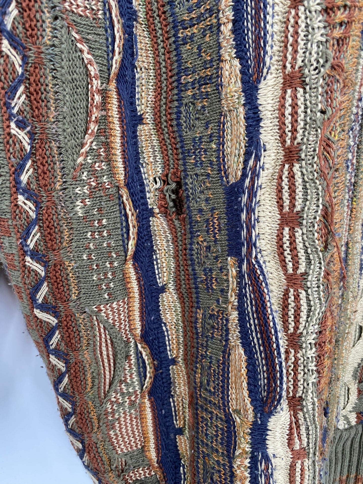 Vintage 3D Coogi-Style Size XL Knit Sweater / 9819