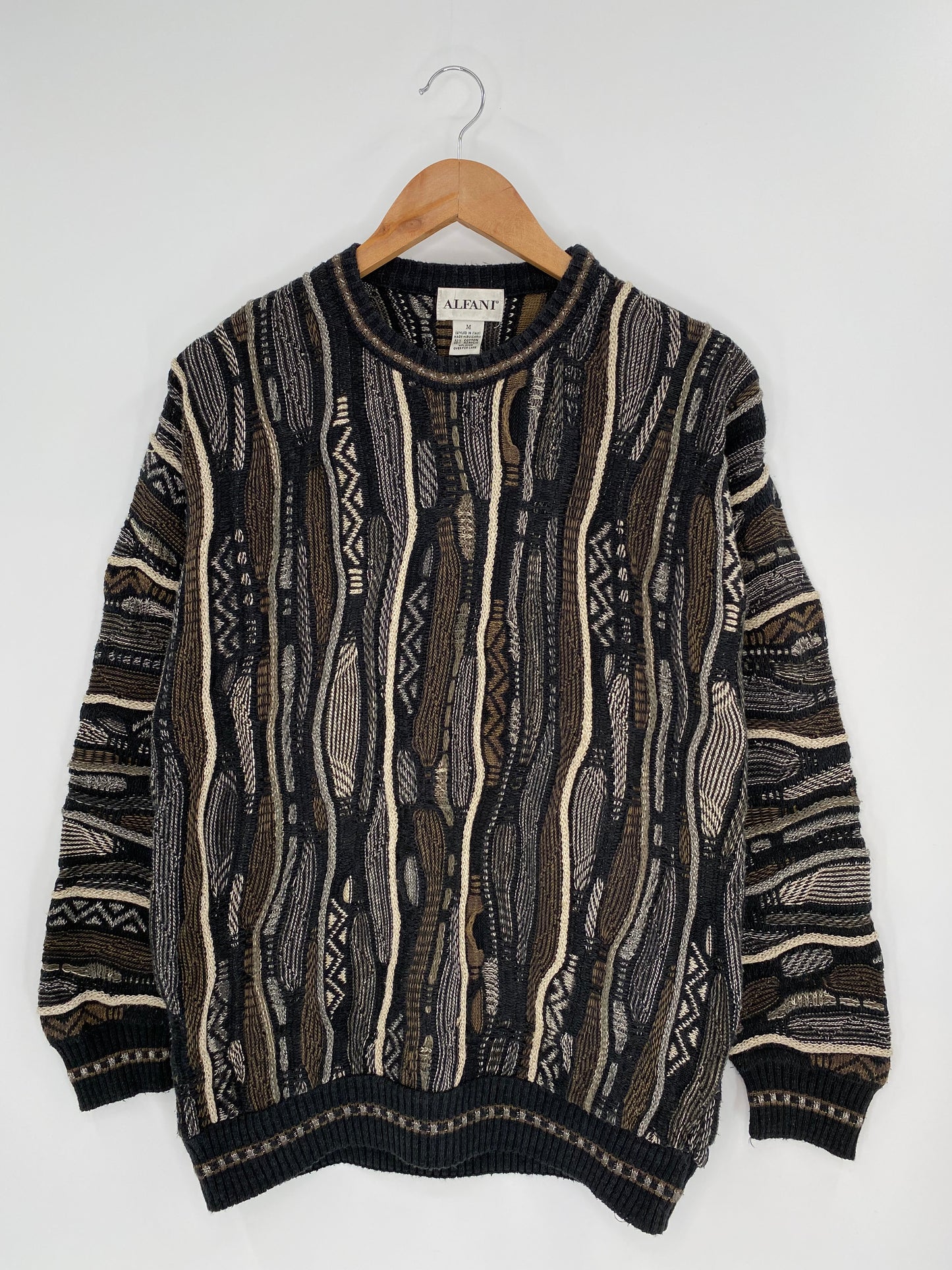 Vintage 3D Coogi-Style Size M Knit Sweater / 9499