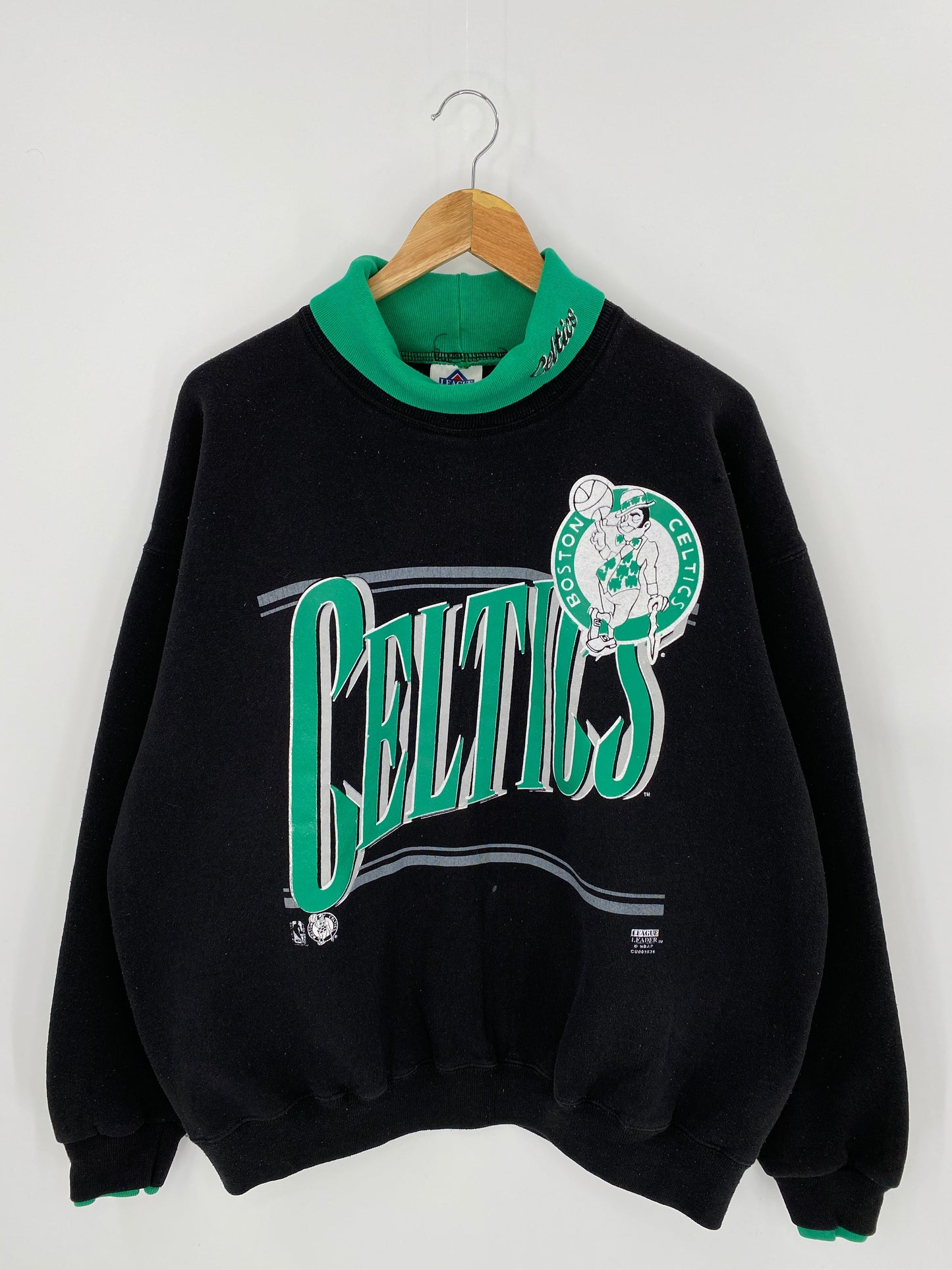 90’s BOSTON CELTICS Made in USA Size XL Vintage NBA Hi Neck Rib Sweat-shirt / K7591