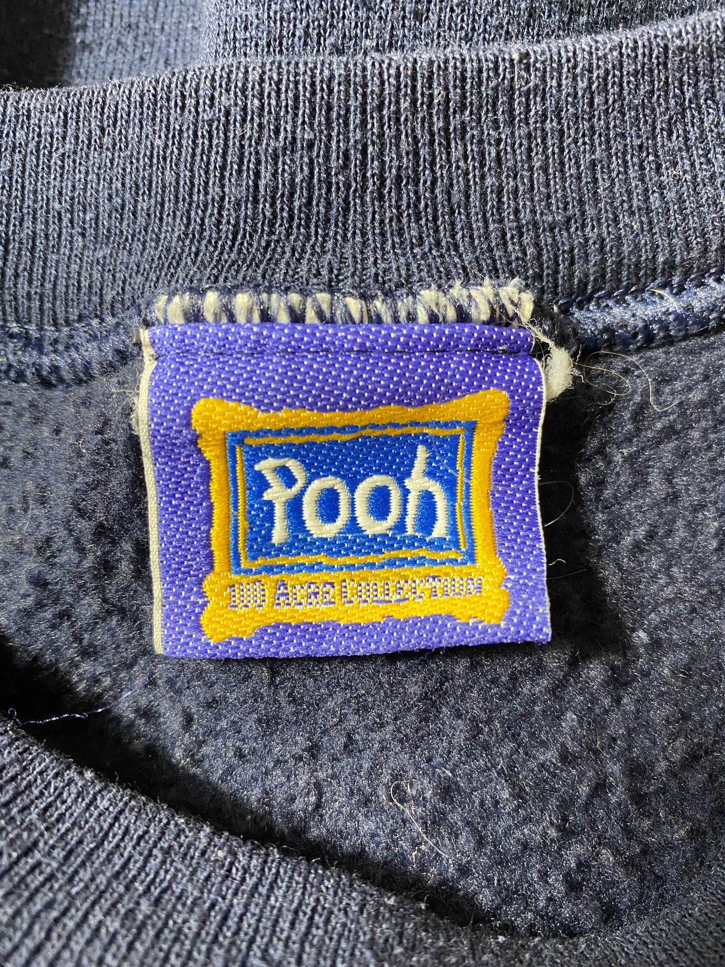00' DISNEY WINNIE THE POOH Made in USA Size XL Vintage Sweat-shirt / K2266