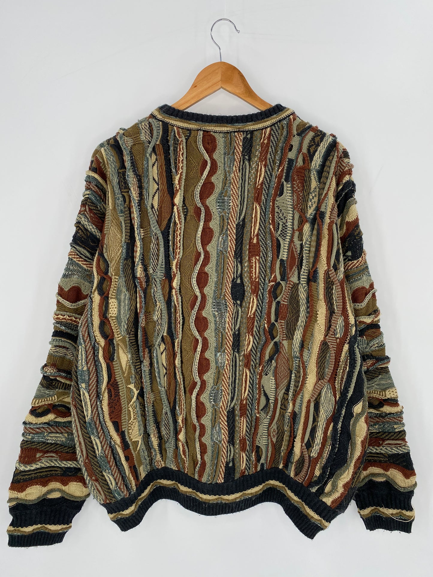 Vintage 3D Coogi-Style Size XL Knit Sweater / 9451