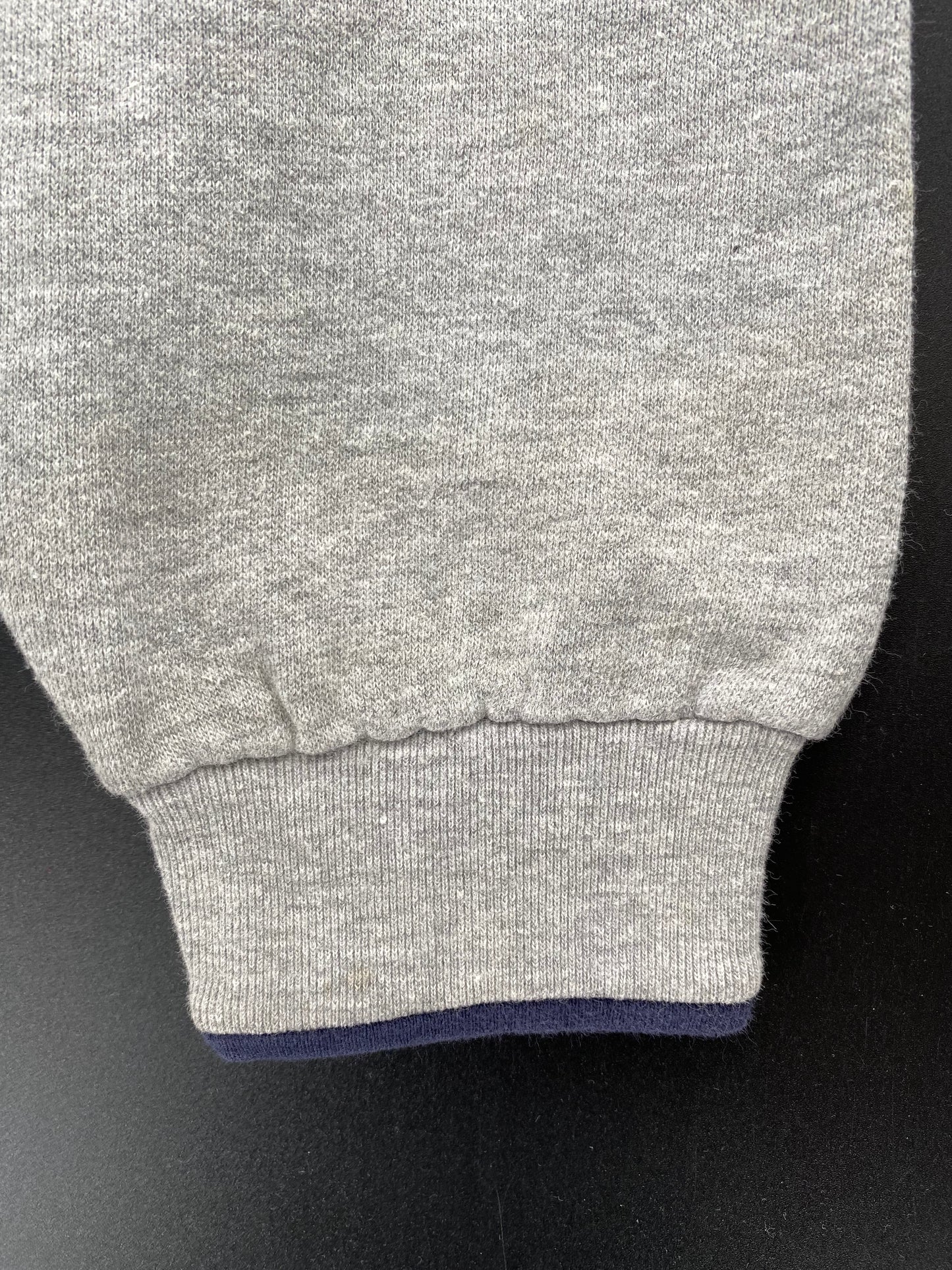 00’ DISNEY WINNIE THE POOH Size L Vintage Sweat-shirt / K2834