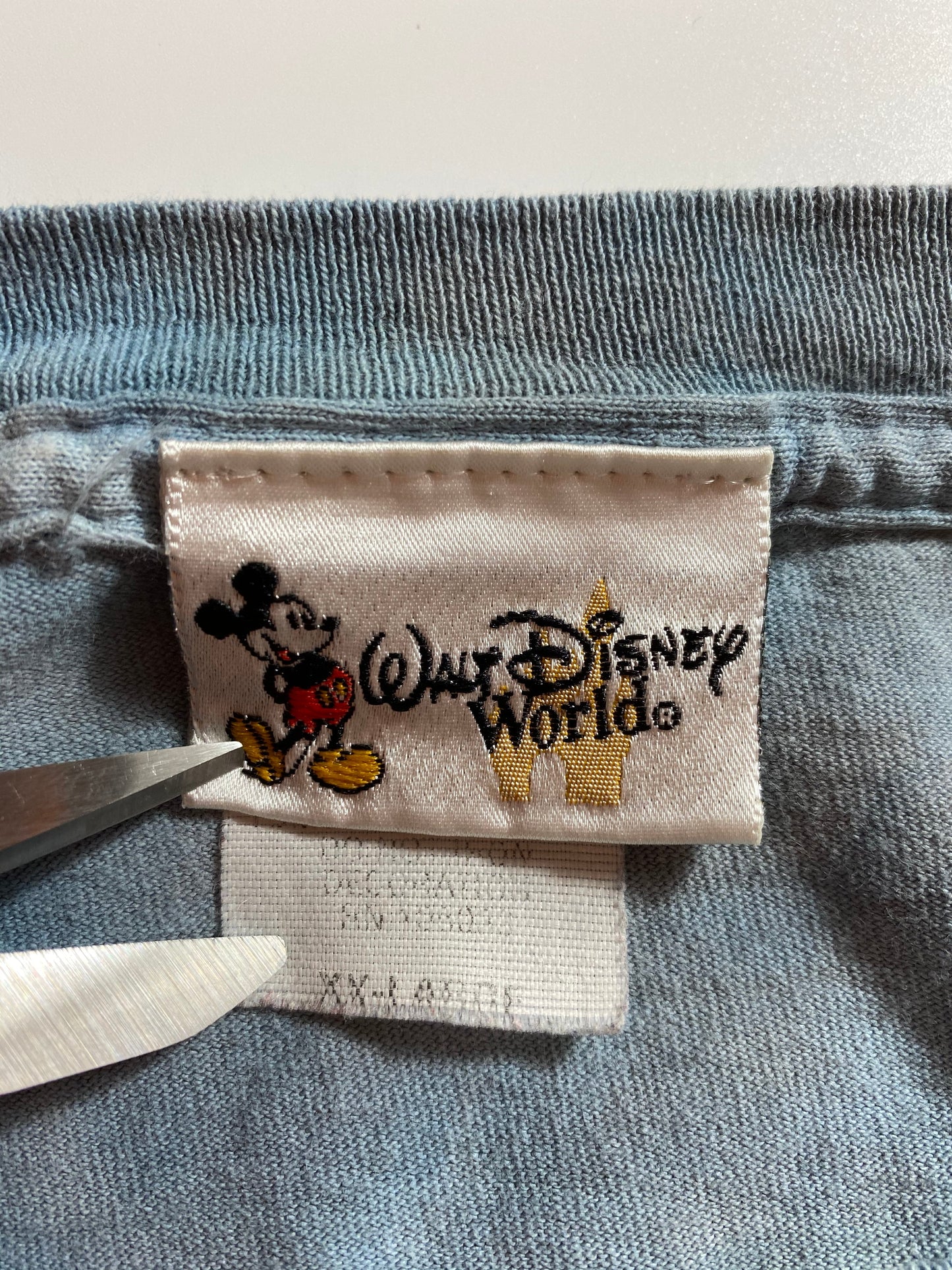 00’ DISNEY PIRATES of the CARIBBEAN Made in USA Size XXL Vintage T-Shirt / K6872