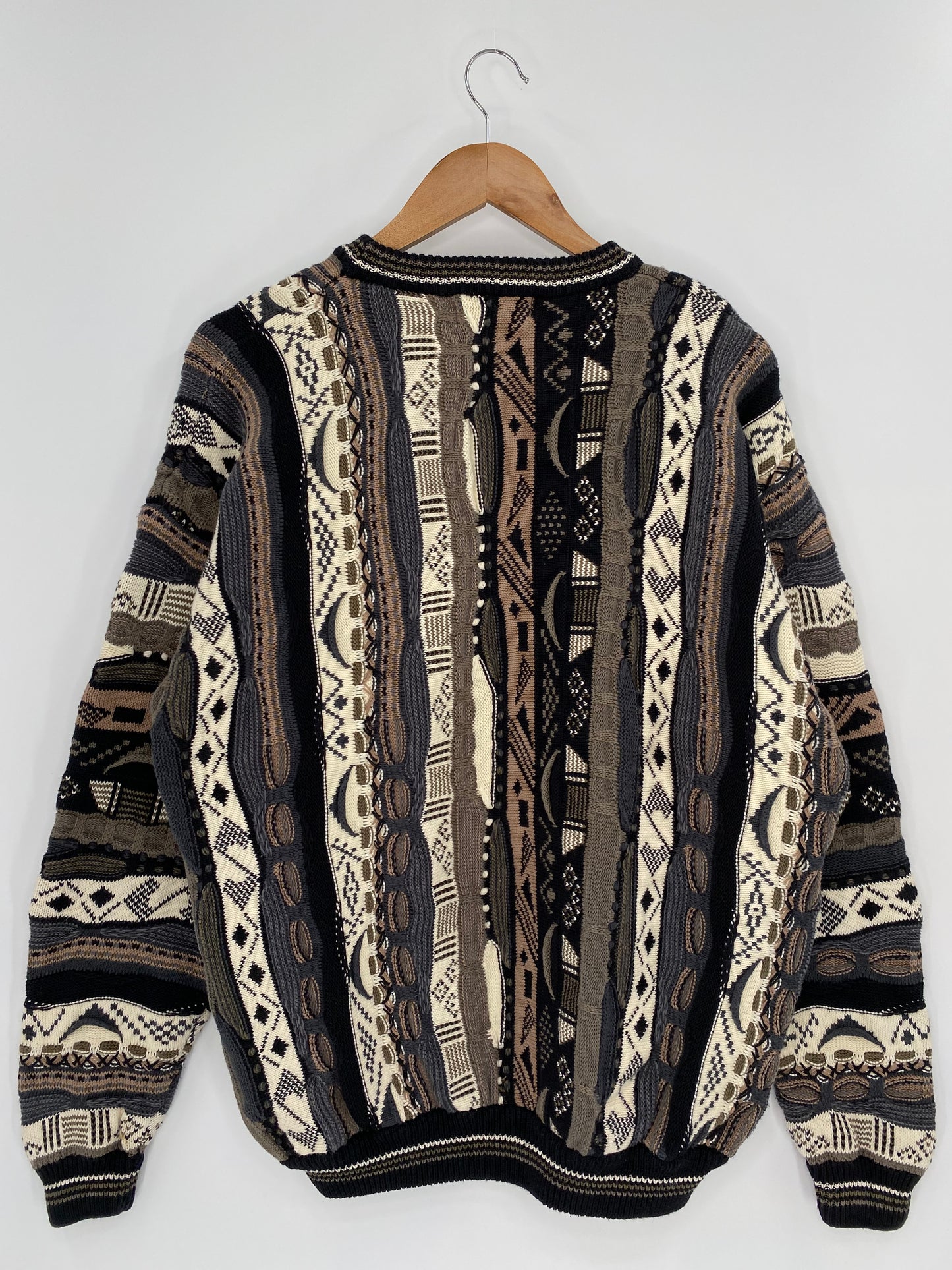 Vintage 3D Coogi-Style Size L Knit Sweater / 9642