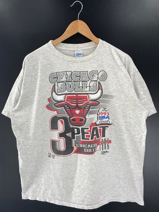 1993 CHICAGO BULLS Made in USA Size XL Vintage NBA T-Shirt / K3432