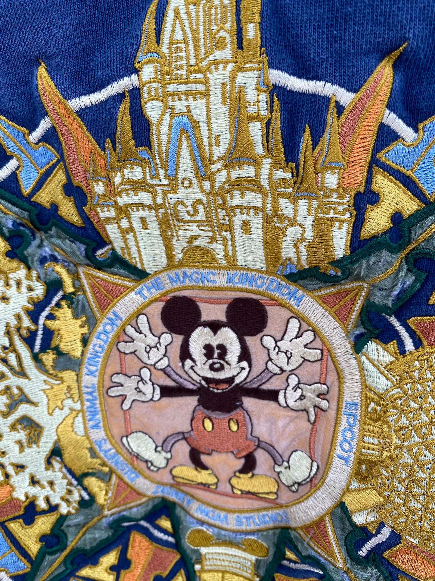 00’ WALT DISNEY WORLD MICKEY  Size  L Vintage Sweat-shirt / 9633