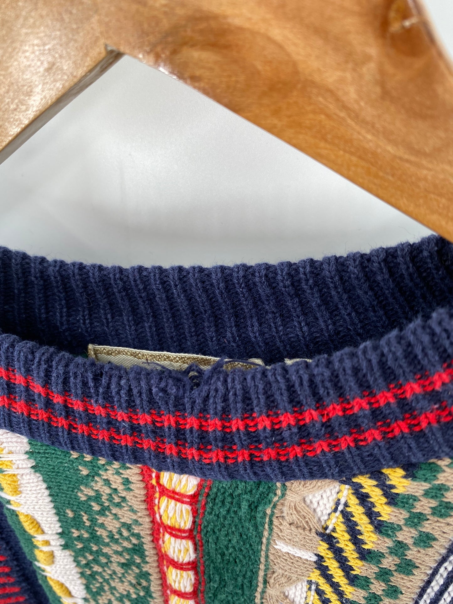 Vintage 3D Coogi-Style Size M Knit Sweater / 9818